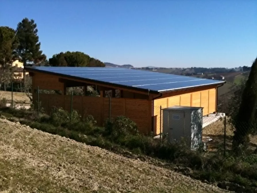 Immagine 25 di Villa in vendita  in VIA CHIARAVALLESE a Osimo