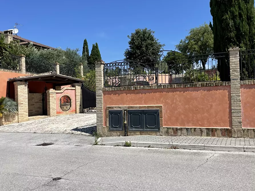 Immagine 5 di Villa in vendita  in Via Passarini a Recanati