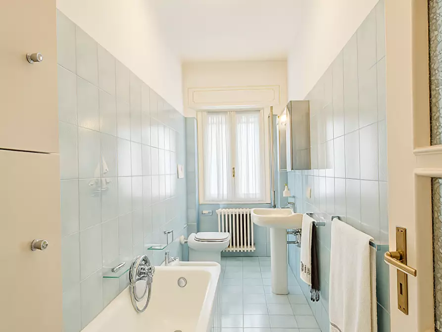 Immagine 11 di Quadrilocale in vendita  in Via Zeffiro Massa 174 a San Remo