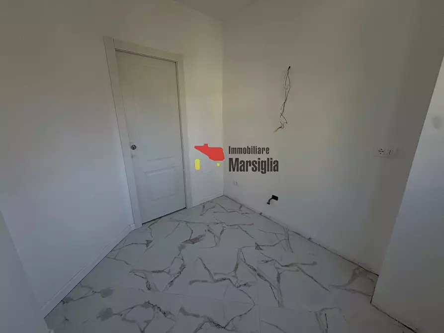 Immagine 20 di Trilocale in vendita  in Corso degli Inglesi 533 a San Remo