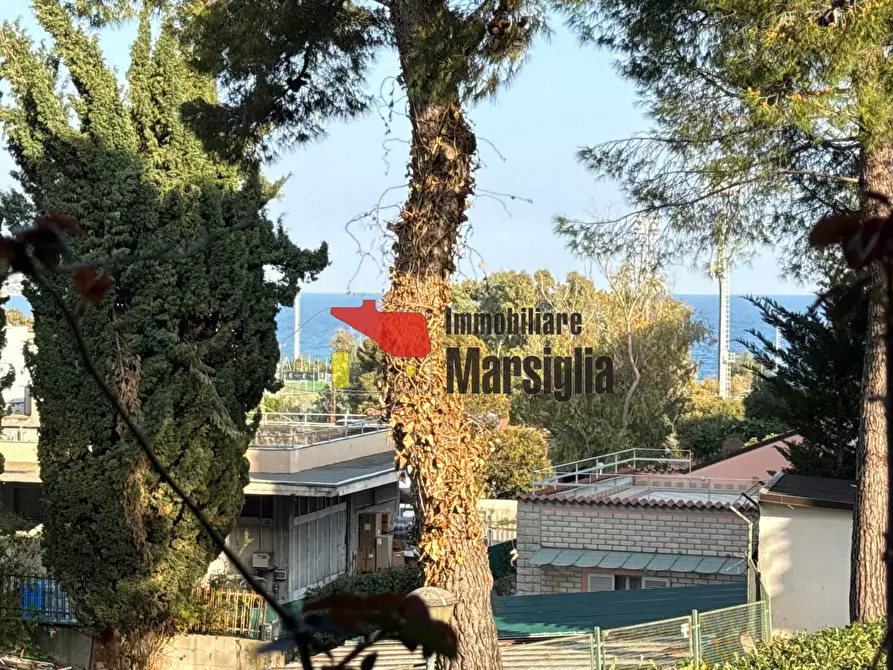 Immagine 1 di Trilocale in vendita  in Strada Bonmoschetto 8 a San Remo