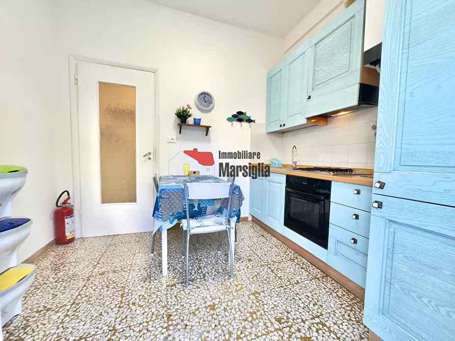 Immagine 9 di Bilocale in vendita  in Corso degli Inglesi 620 a San Remo