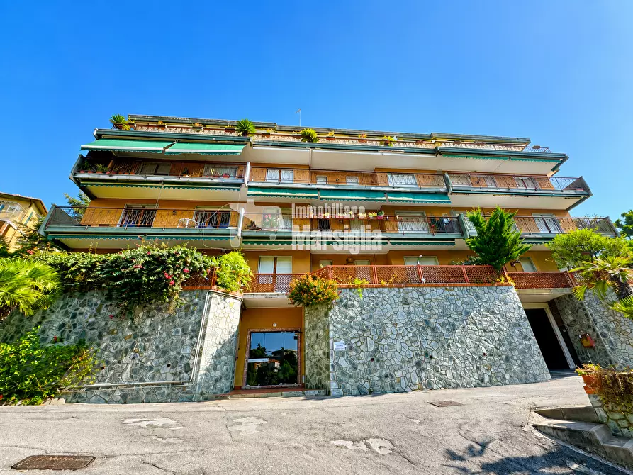 Immagine 12 di Bilocale in vendita  in Strada Privata Vallarino 92 a San Remo
