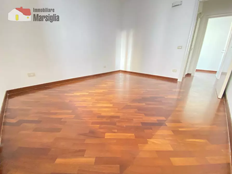 Immagine 7 di Trilocale in vendita  in Corso Matuzia a San Remo