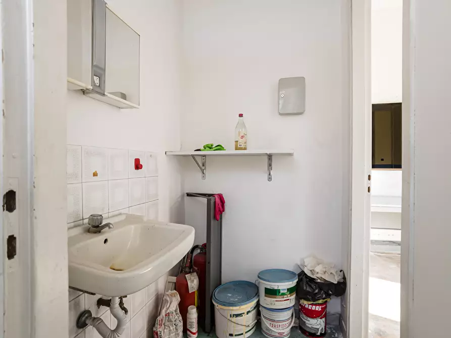 Immagine 18 di Locale commerciale in vendita  in Via Giorgio Bellono a Torino