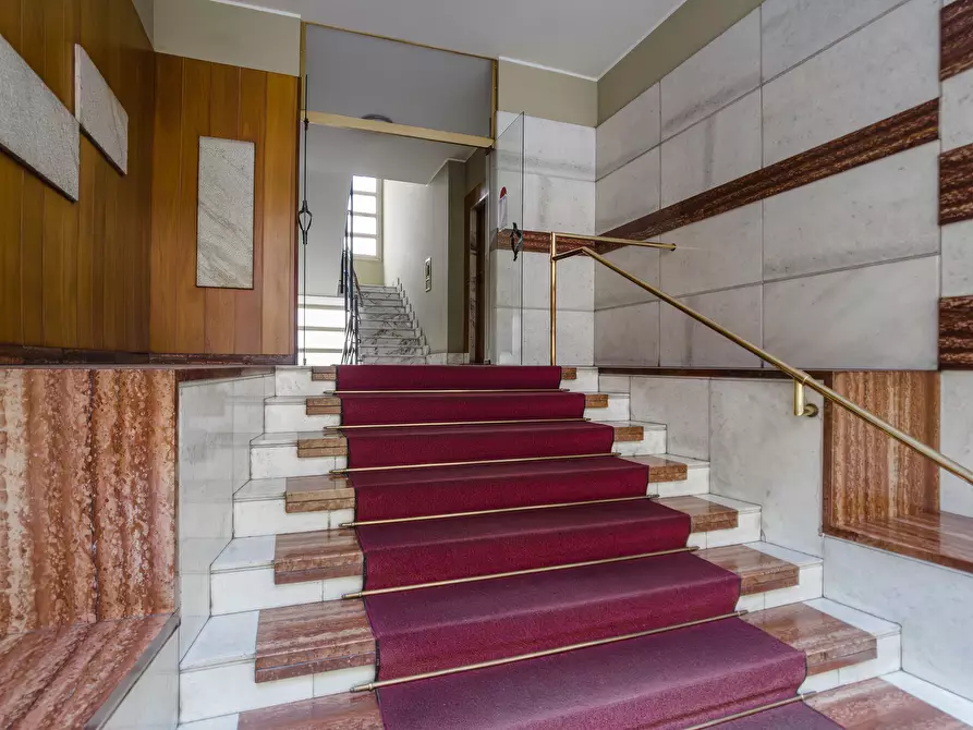 Immagine 2 di Quadrilocale in vendita  in Via Fratelli Carando a Torino