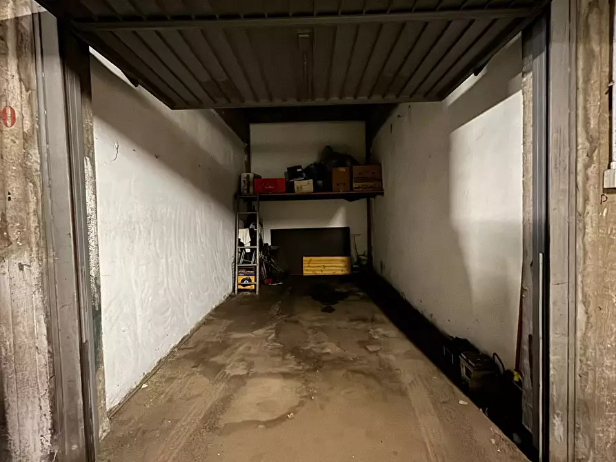 Immagine 1 di Garage in vendita  in Via Forlì a Torino