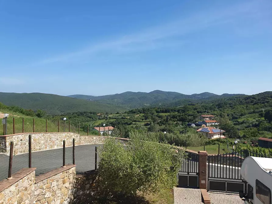Immagine 12 di Villa in vendita  a Livorno