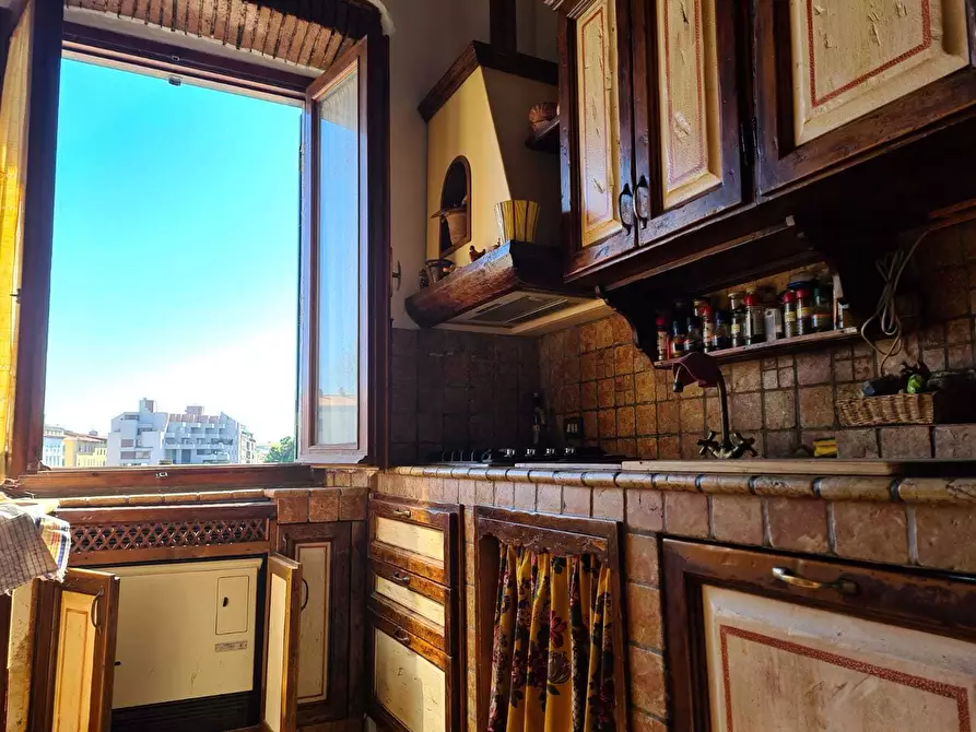 Immagine 19 di Trilocale in vendita  a Livorno