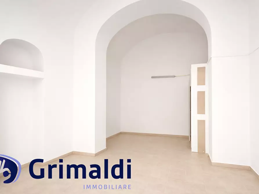 Immagine 11 di Locale commerciale in vendita  in Via Giuseppe Martucci 79 a Napoli