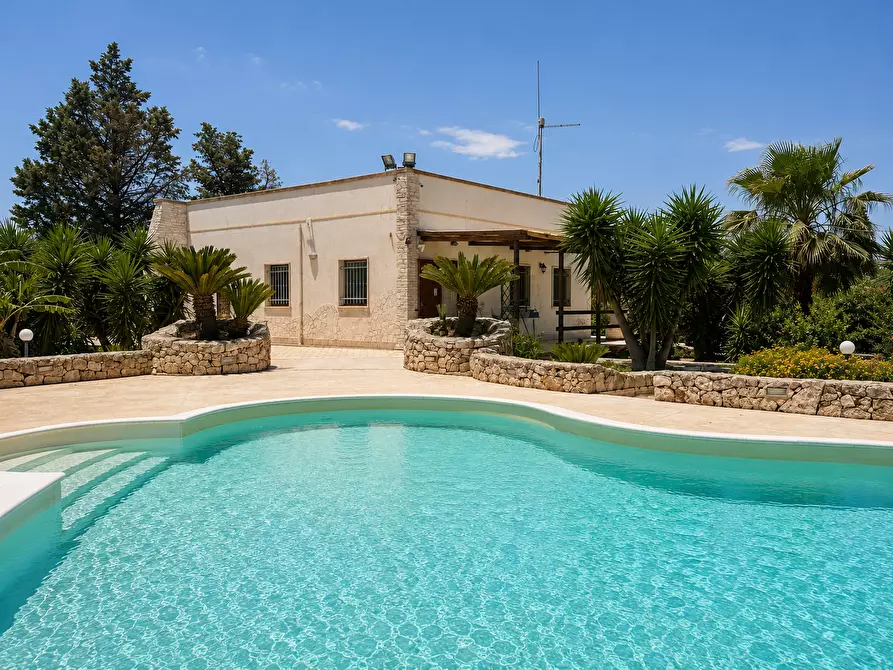 Immagine 4 di Villa in vendita  a San Vito Dei Normanni