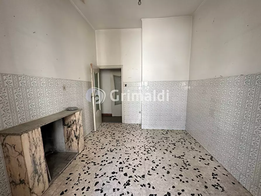 Immagine 5 di Trilocale in vendita  in Via Giacomo Leopardi 6 a Acerra
