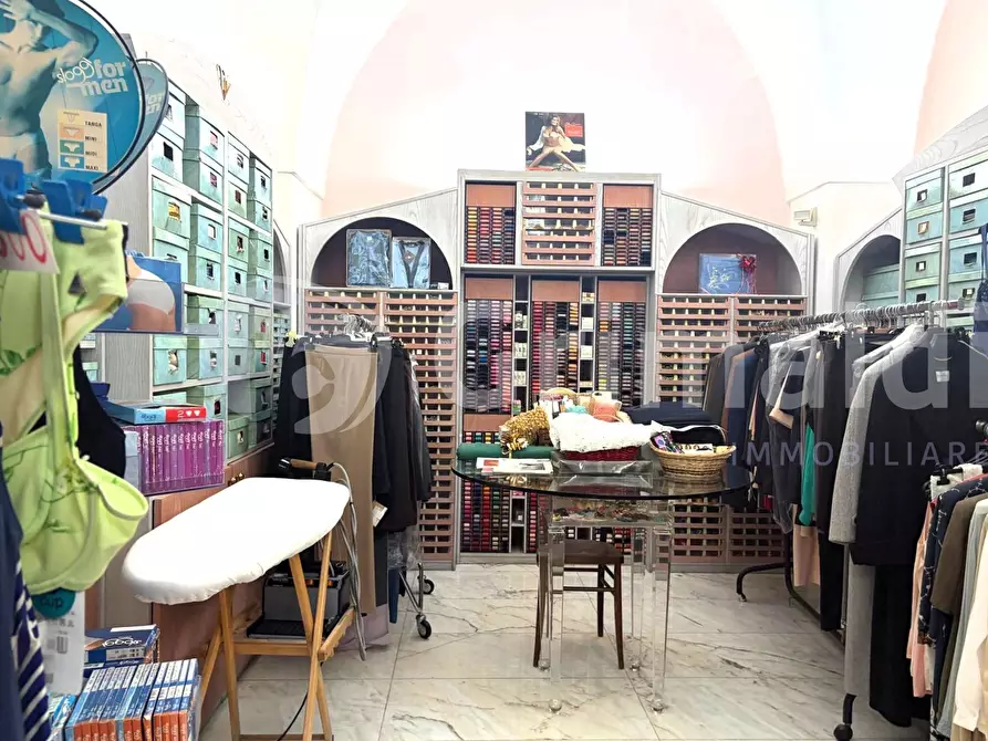 Immagine 24 di Locale commerciale in vendita  in Via Aldo Moro 89 a Tuglie