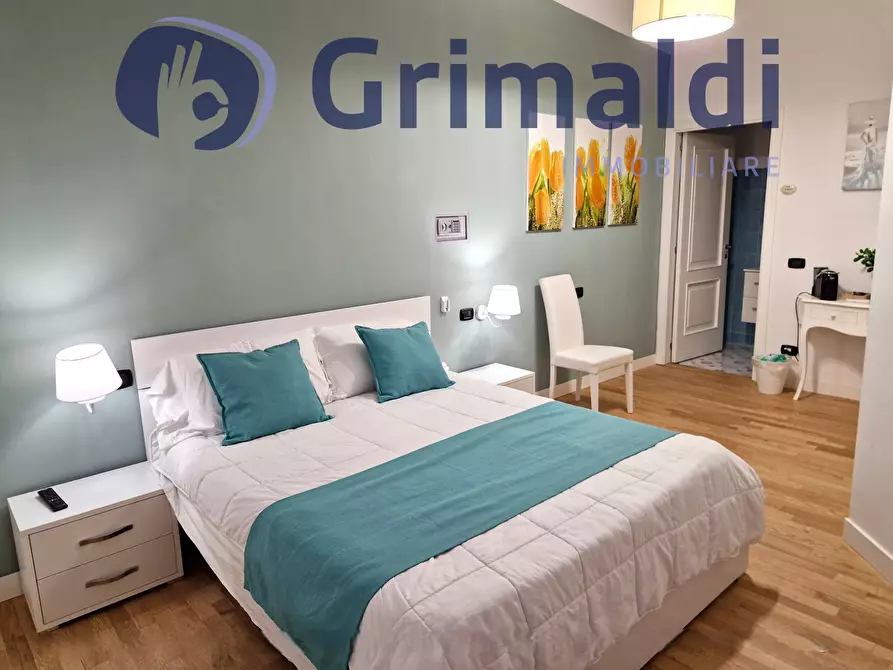 Immagine 8 di Quadrilocale in vendita  in Via San Biagio dei Librai 121 a Napoli