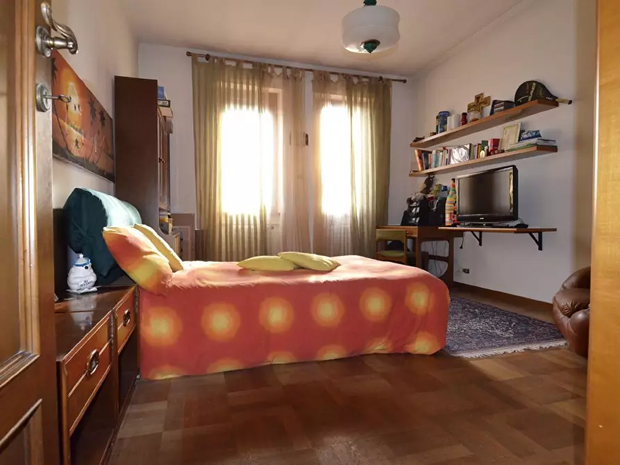 Immagine 17 di Villa in vendita  in via Lodorina 11 a Erba