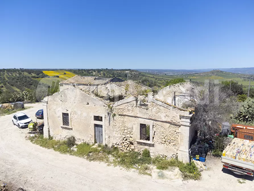 Immagine 5 di Palazzo in vendita  in villa regina isula travel a Noto