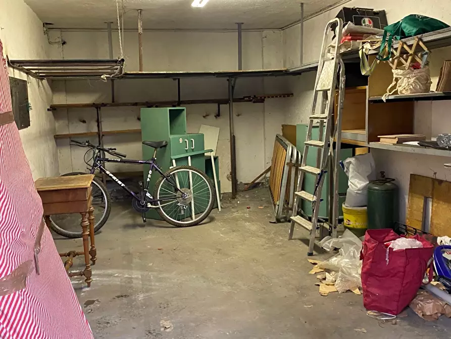 Immagine 1 di Garage in vendita  in via Brogeda 25 a Como