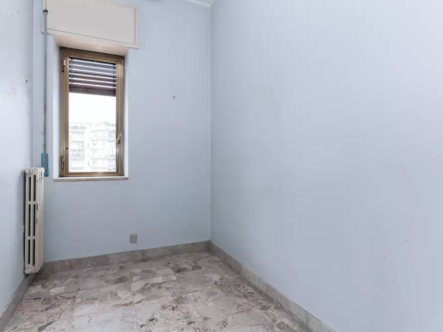 Immagine 21 di Pentalocale in vendita  in Via Nuovalucello 3 a Catania