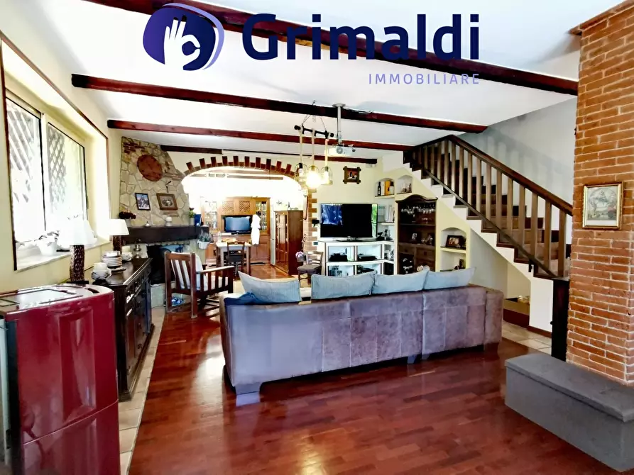 Immagine 12 di Villa in vendita  a Napoli