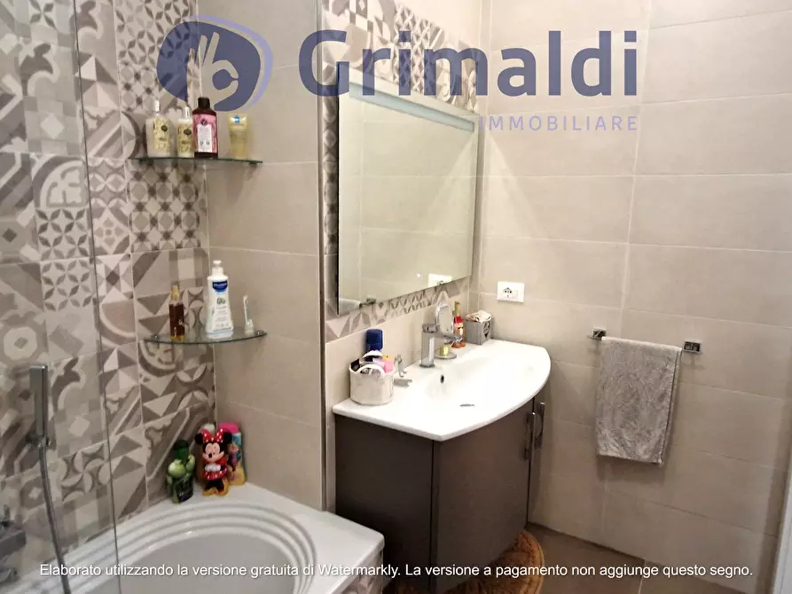 Immagine 9 di Trilocale in vendita  in Via Giacinto Gigante 43 a Napoli