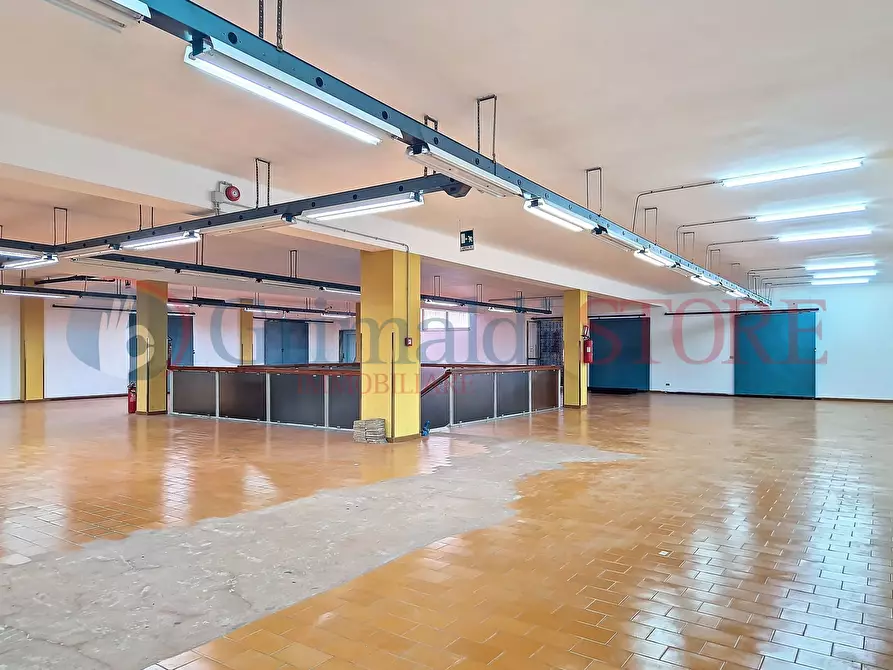 Immagine 45 di Attività commerciale in vendita  a Francavilla Fontana