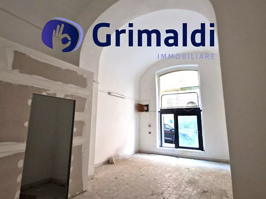 Immagine 5 di Locale commerciale in vendita  in Via Giuseppe Martucci 79 a Napoli