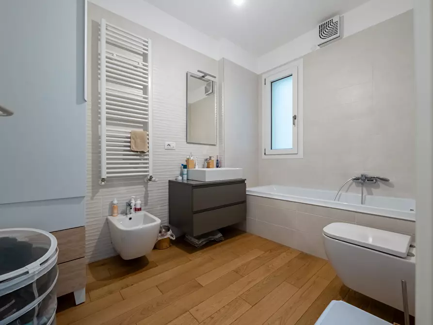 Immagine 12 di Appartamento in vendita  in Viale Pablo Neruda a Roma