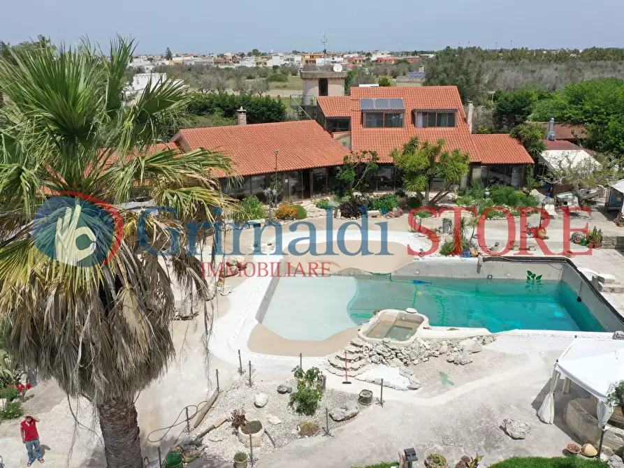 Immagine 4 di Casa indipendente in vendita  in C.S. Lu Monte 1 a Lizzanello