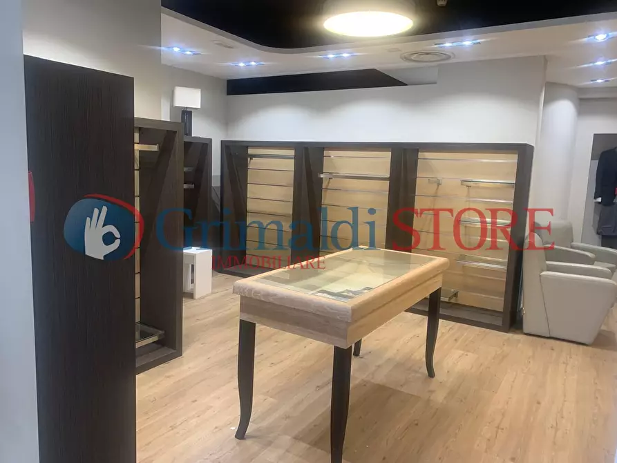 Immagine 12 di Locale commerciale in vendita  in Via Pacinotti 19 a Campi Salentina