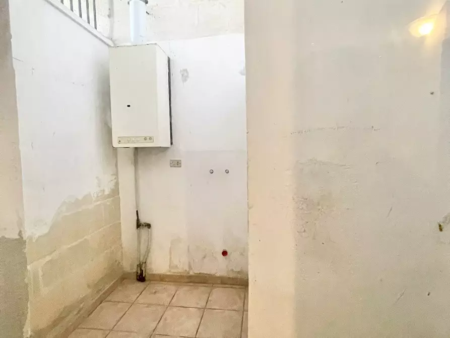 Immagine 15 di Locale commerciale in affitto  in Viale Otranto 48 a Lecce