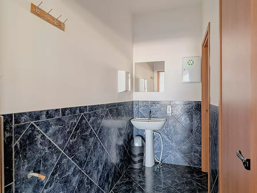 Immagine 16 di Bar / Ristorante in vendita  in Via Caprioli 2 a Nettuno