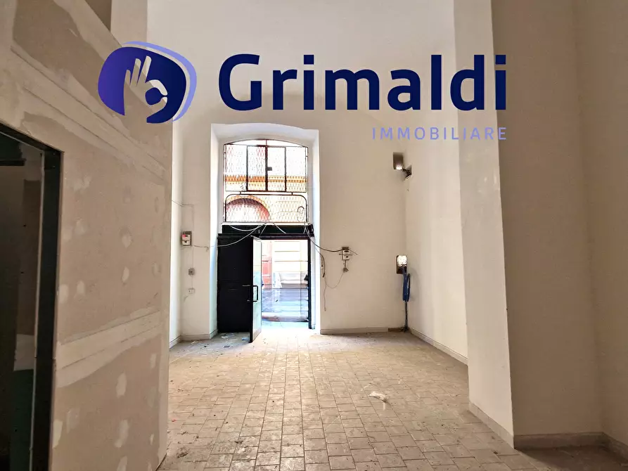 Immagine 8 di Locale commerciale in vendita  in Via Giuseppe Martucci 77 a Napoli