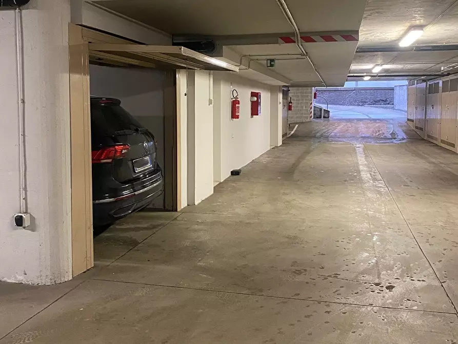 Immagine 16 di Quadrilocale in vendita  in Via XX Settembre 5 a Como