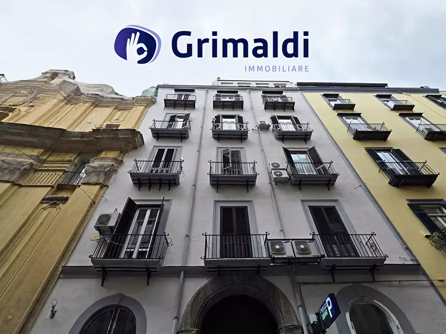 Immagine 37 di Quadrilocale in vendita  in Via Chiatamone a Napoli