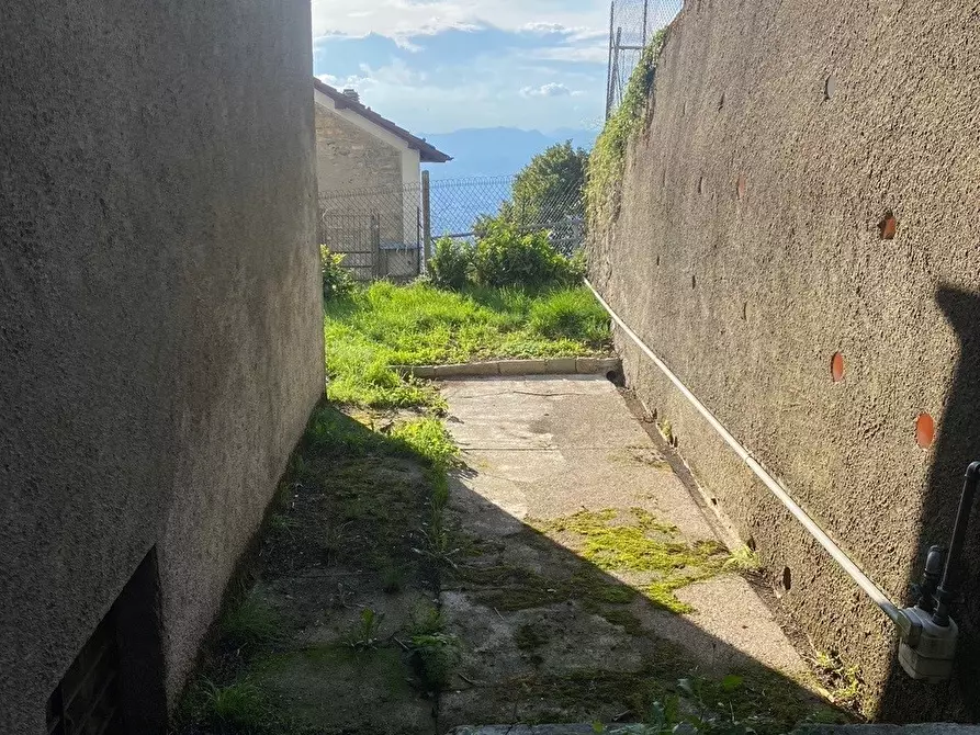 Immagine 29 di Villa in vendita  in via Scalini 38 a Brunate