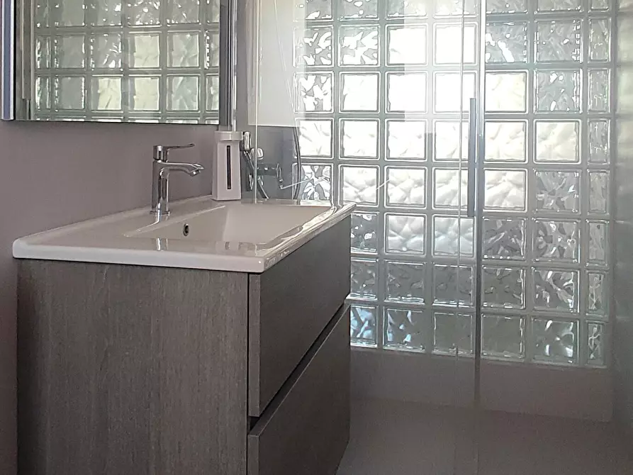 Immagine 38 di Appartamento in vendita  in Via Francesco Menzio a Roma