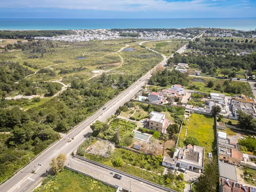 Immagine 6 di Villa in vendita  in Via Camaiore 2 a Lecce