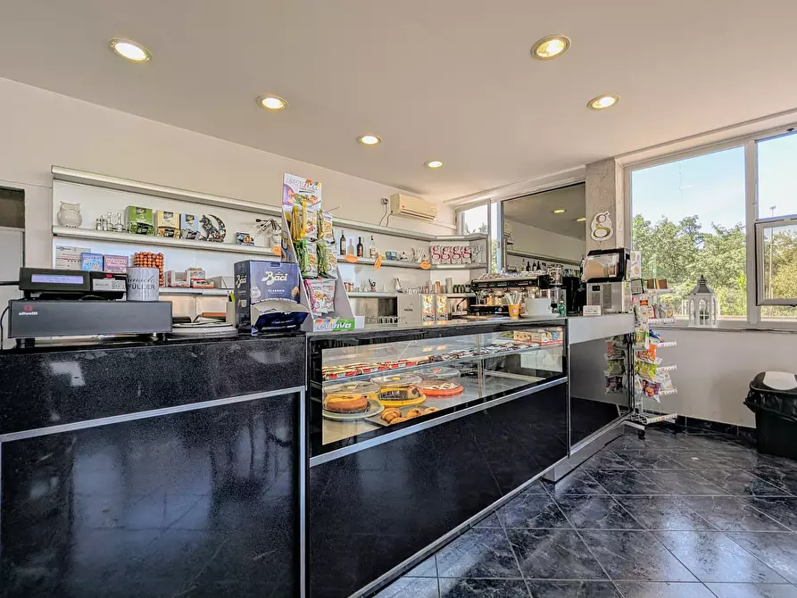 Immagine 10 di Bar / Ristorante in vendita  in Via Caprioli 2 a Nettuno