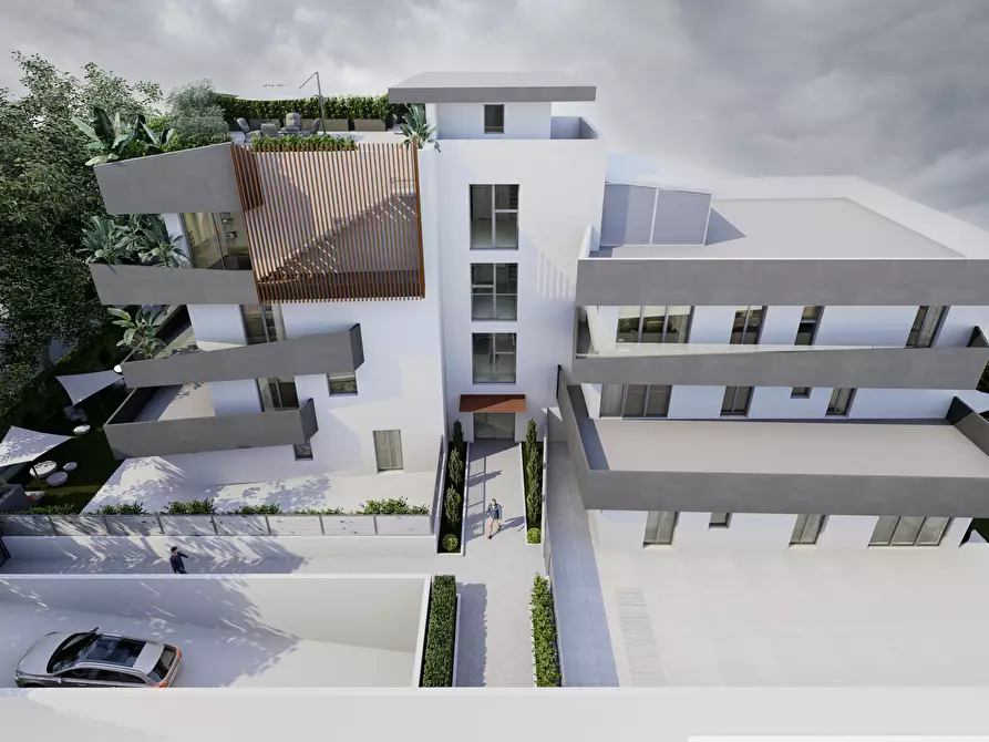 Immagine 6 di Quadrilocale in vendita  in Via Vincenzo Balsamo 6 a Lecce