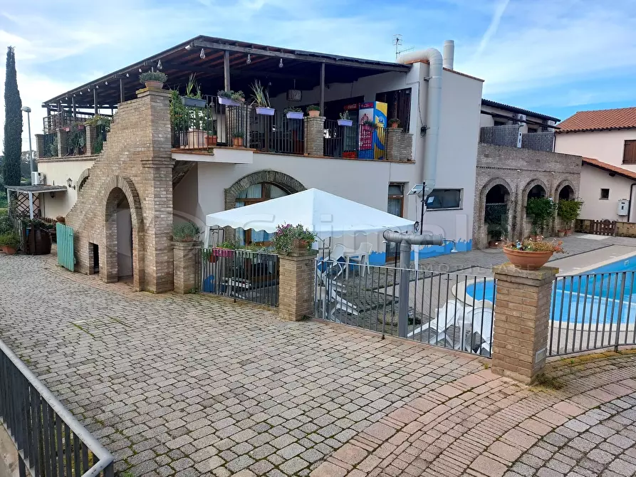 Immagine 3 di Locale commerciale in vendita  in Via Aurelia Nord 10 a Follonica