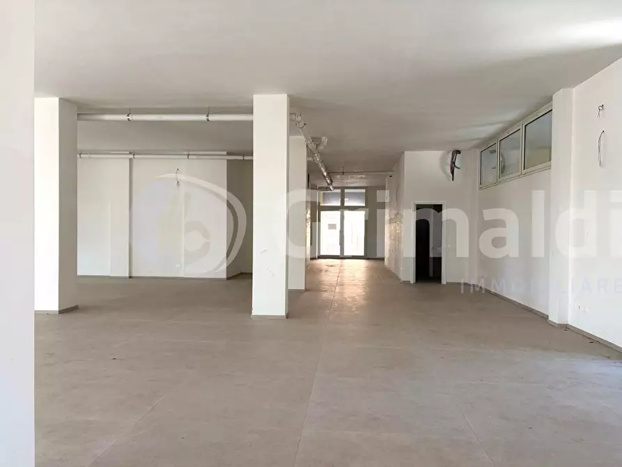 Immagine 6 di Showroom in vendita  in via lepanto a Gallipoli
