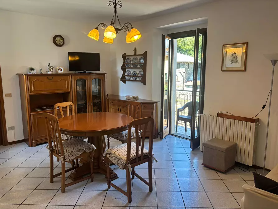 Immagine 11 di Appartamento in vendita  in Frazione Calozzo 128 a Pianello Del Lario