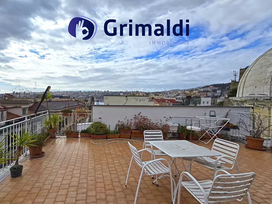 Immagine 34 di Quadrilocale in vendita  in Via Chiatamone a Napoli