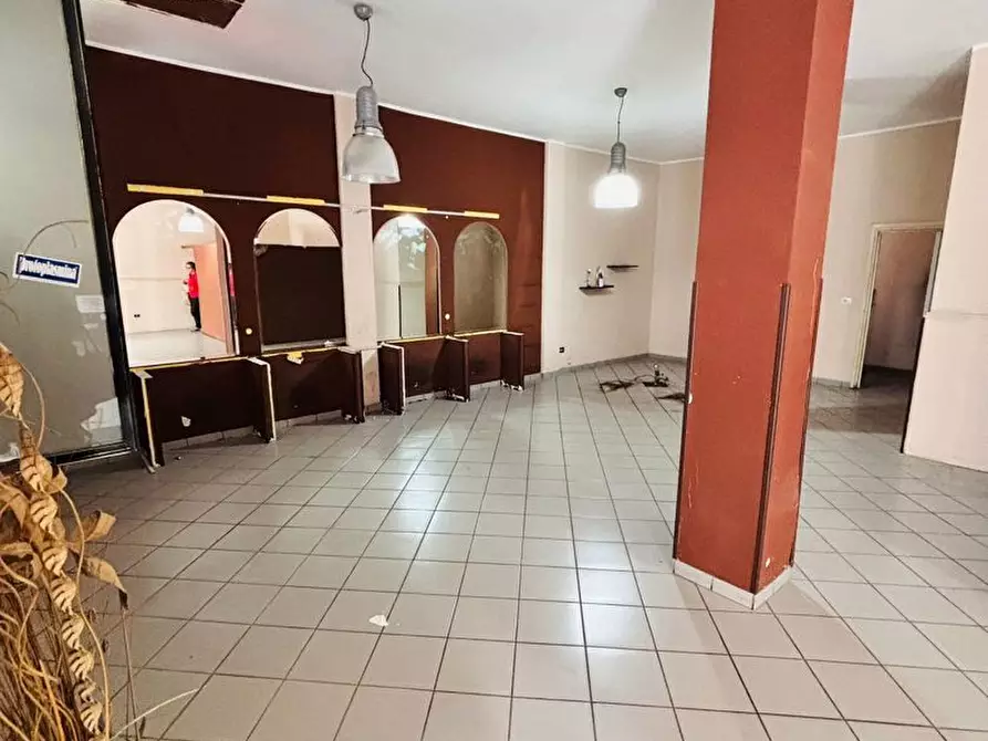 Immagine 3 di Locale commerciale in affitto  a Siracusa