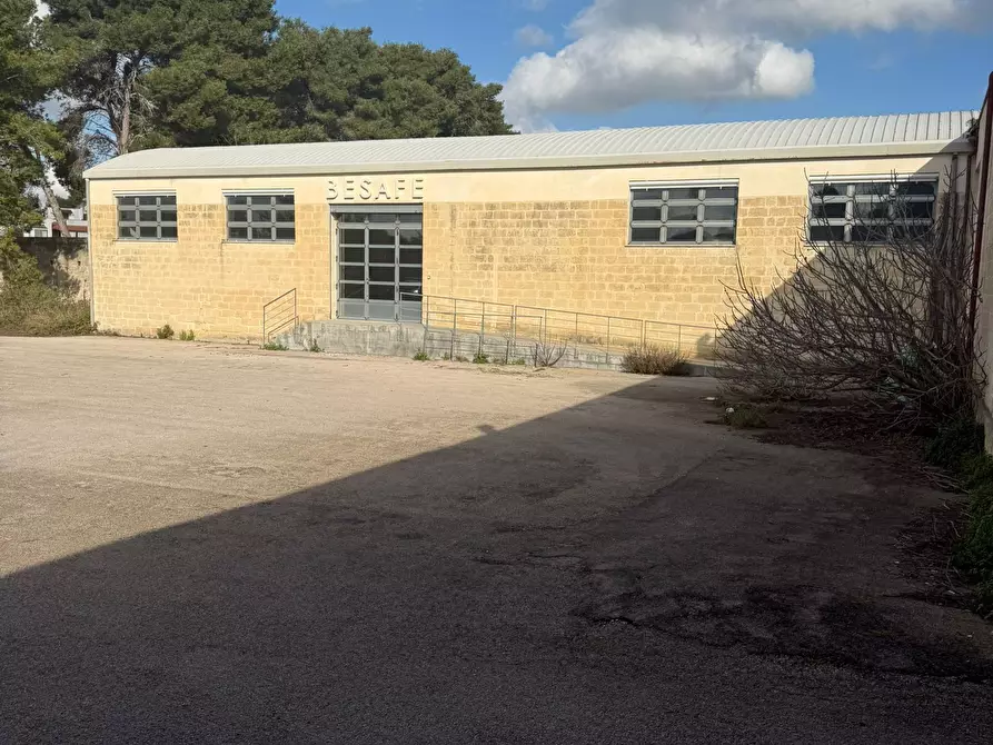 Immagine 3 di Magazzino in affitto  in Via Lequile 175 a Lecce
