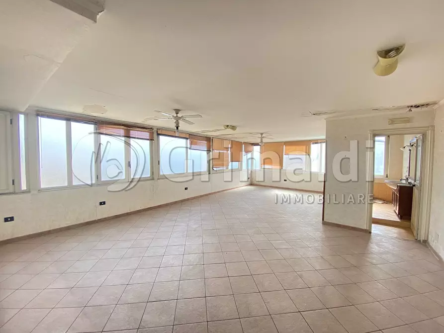 Immagine 12 di Appartamento in vendita  a Giugliano In Campania