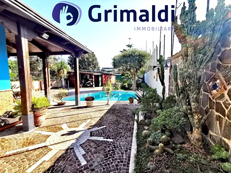 Immagine 4 di Villa in vendita  a Napoli