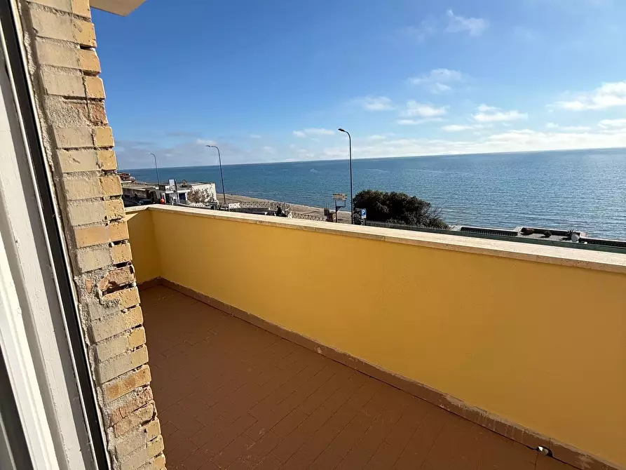 Immagine 6 di Trilocale in vendita  in Viale Virgilio 42 a Anzio