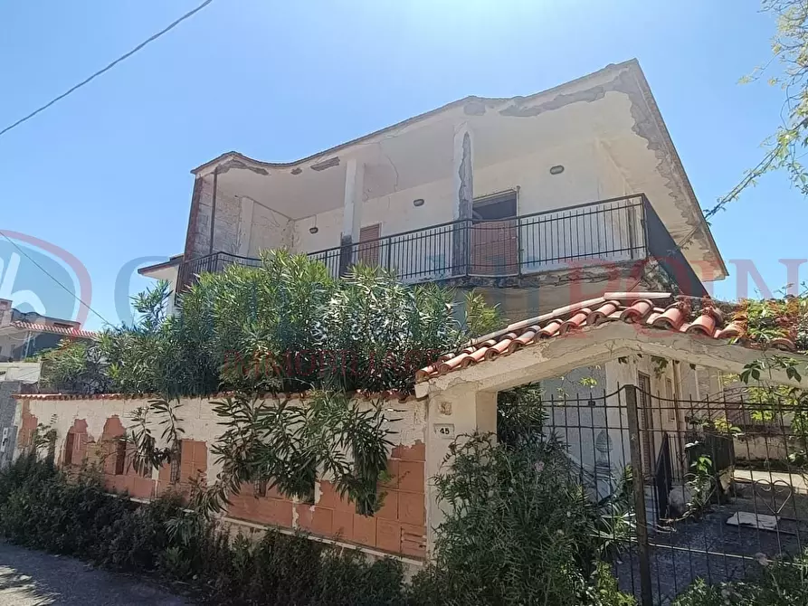 Immagine 1 di Casa indipendente in vendita  in Viale Lago di Bolsena 45 a Castel Volturno