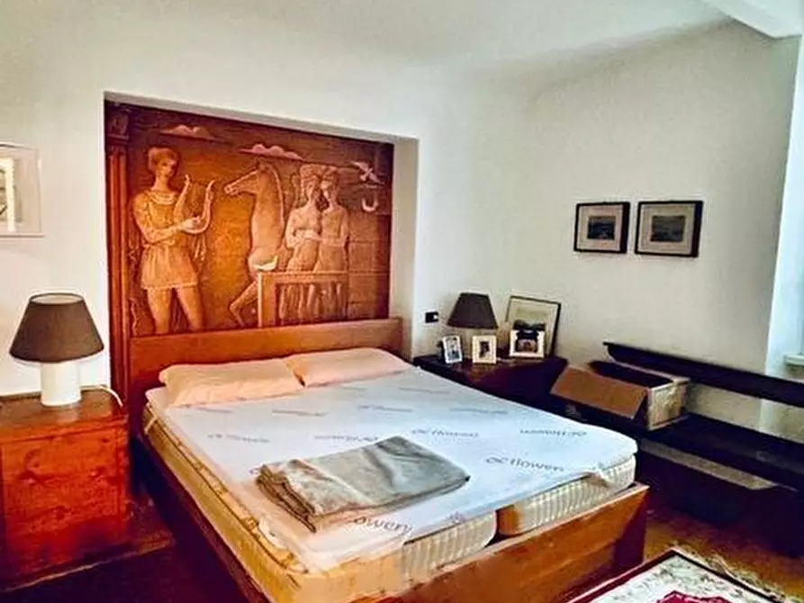 Immagine 36 di Quadrilocale in vendita  a Brunate